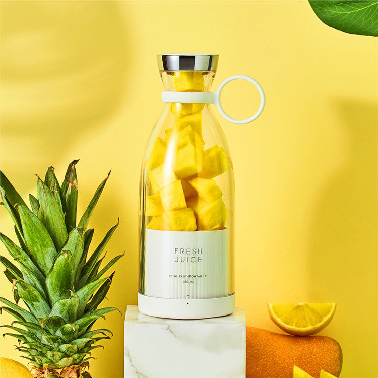 FreshWhirl™ Mini Juicer – Blend Anywhere, Anytime